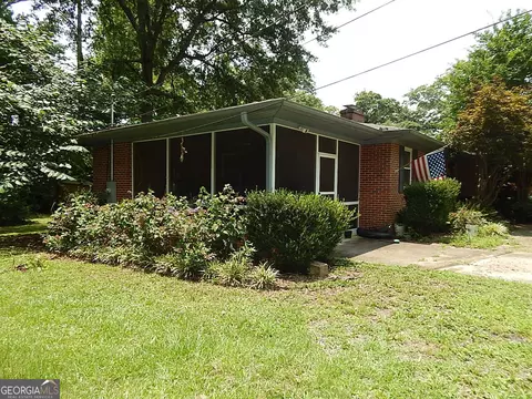Exterior - 203 Spring St, Warner Robins, GA 31088 photo 5 of 8