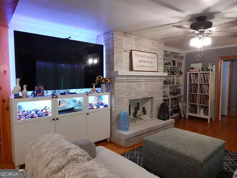 Living - 203 Spring St, Warner Robins, GA 31088 photo 2 of 3