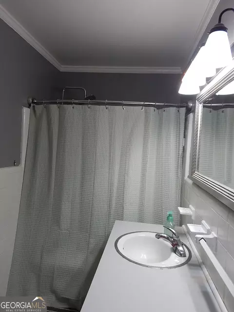 Bath - 203 Spring St, Warner Robins, GA 31088 photo 2 of 3