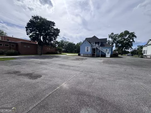 Exterior - 526 Academy Ave, Dublin, GA 31021 photo 9 of 15