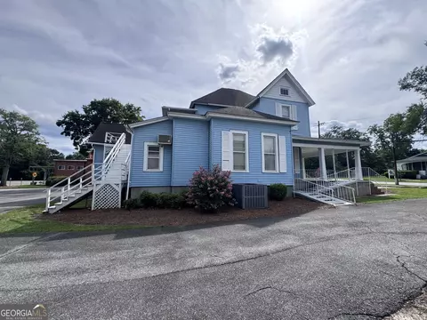 Exterior - 526 Academy Ave, Dublin, GA 31021 photo 8 of 15