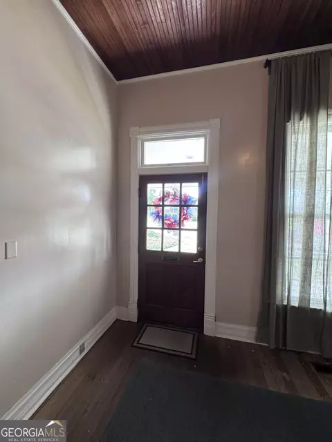 Entry Way - 526 Academy Ave, Dublin, GA 31021 photo 5 of 5