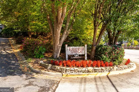 612 Tuxworth Cir, Decatur, GA 30033