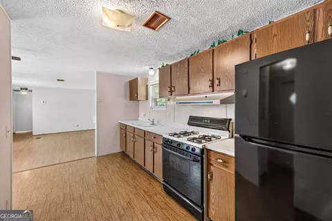 Kitchen - 451 Defoor Rd, Toccoa, GA 30577 photo 7 of 9