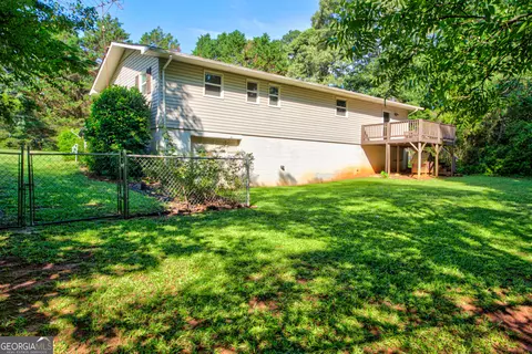 Exterior - 451 Defoor Rd, Toccoa, GA 30577 photo 3 of 11