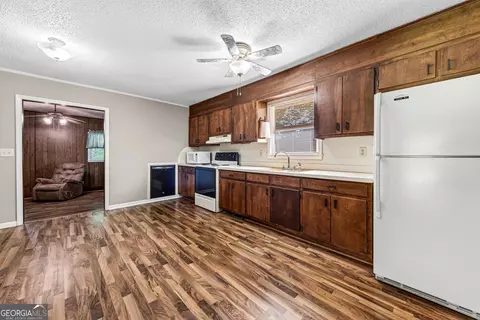 Kitchen - 451 Defoor Rd, Toccoa, GA 30577 photo 2 of 9