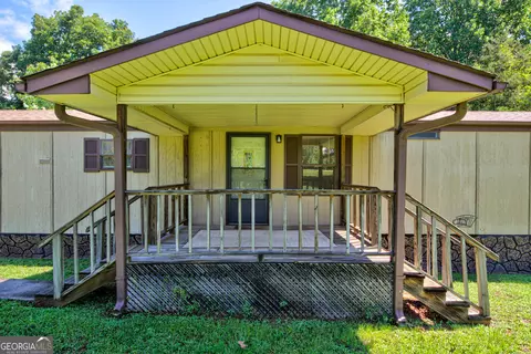 Exterior - 451 Defoor Rd, Toccoa, GA 30577 photo 6 of 11