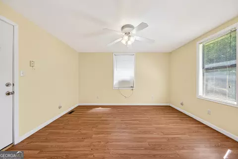 Living - 451 Defoor Rd, Toccoa, GA 30577 photo 9 of 10
