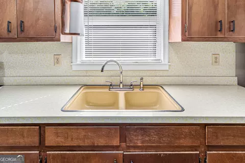 Kitchen - 451 Defoor Rd, Toccoa, GA 30577 photo 3 of 9