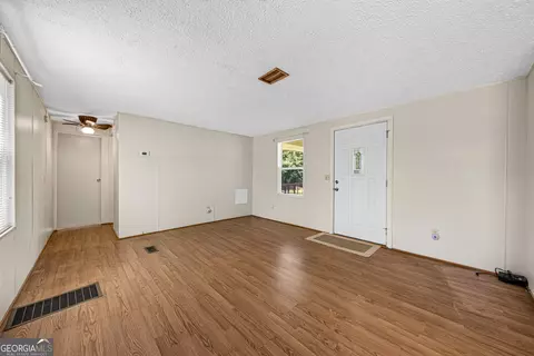 Living - 451 Defoor Rd, Toccoa, GA 30577 photo 7 of 10