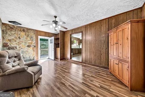 Living - 451 Defoor Rd, Toccoa, GA 30577 photo 4 of 10