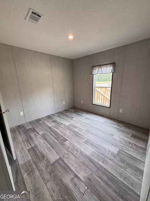 Bedroom - 558 Mosley Bridge Rd, Claxton, GA 30417 photo 3 of 4
