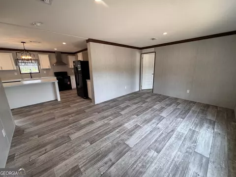 Living - 558 Mosley Bridge Rd, Claxton, GA 30417 photo 1 of 1
