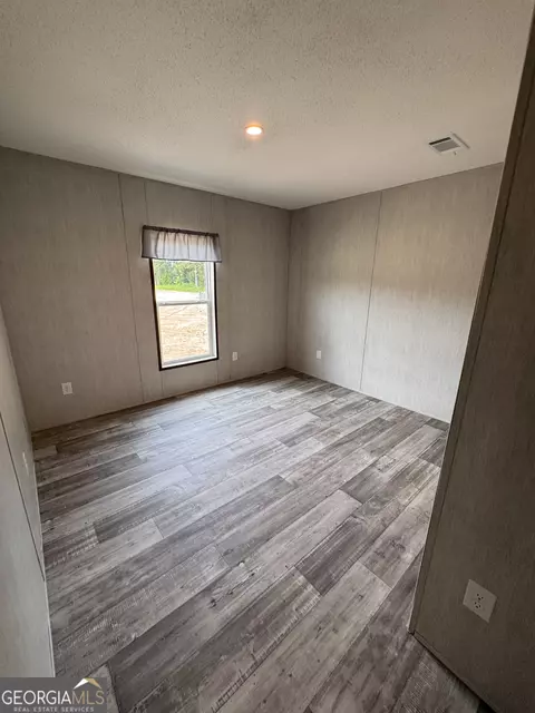 Bedroom - 558 Mosley Bridge Rd, Claxton, GA 30417 photo 4 of 4