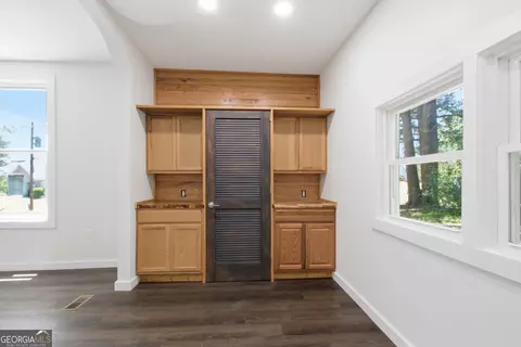 Entry Way - 162 Falls Rd, Toccoa, GA 30577 photo 3 of 6