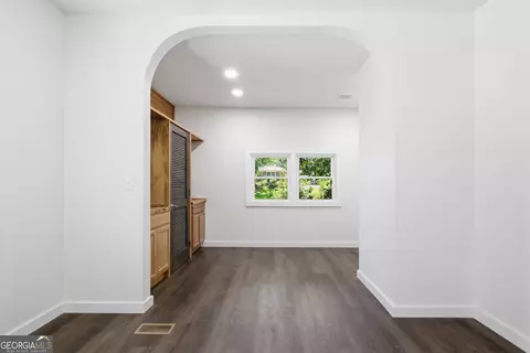 Entry Way - 162 Falls Rd, Toccoa, GA 30577 photo 2 of 6