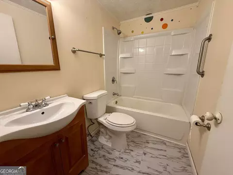 Bath - 2956 Nelson Dr NW, Duluth, GA 30096 photo 1 of 3