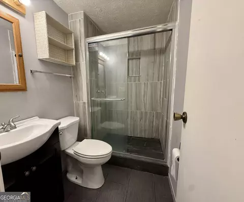 Bath - 2956 Nelson Dr NW, Duluth, GA 30096 photo 2 of 3