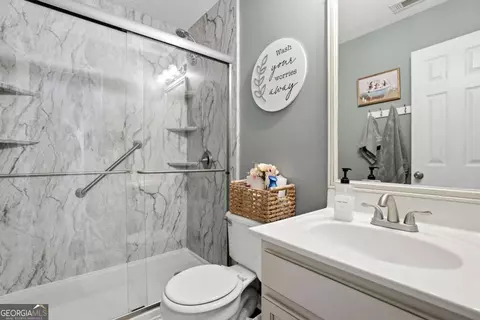 Bath - 378 Baugh St, Commerce, GA 30529 photo 1 of 7