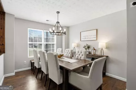 Dining - 378 Baugh St, Commerce, GA 30529 photo 1 of 2