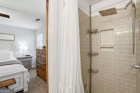 Bath - 378 Baugh St, Commerce, GA 30529 photo 6 of 7