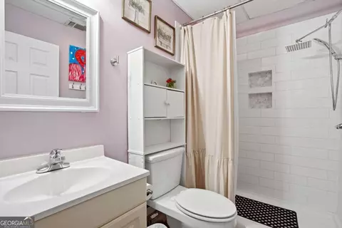 Bath - 378 Baugh St, Commerce, GA 30529 photo 7 of 7