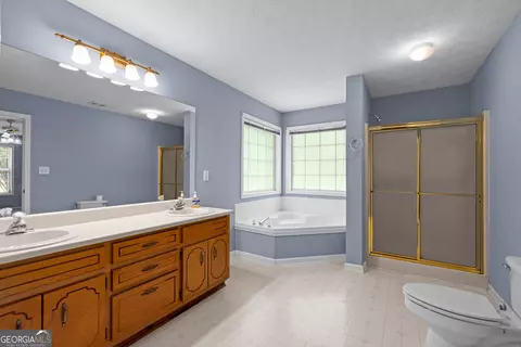Bath - 110 Turner Creek Dr, Hampton, GA 30228 photo 2 of 6