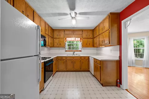 Kitchen - 110 Turner Creek Dr, Hampton, GA 30228 photo 1 of 2
