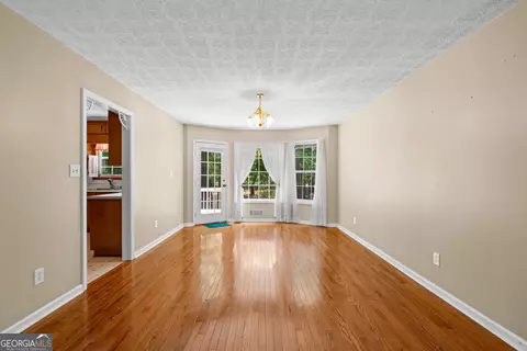 Living - 110 Turner Creek Dr, Hampton, GA 30228 photo 6 of 7