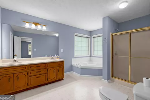 Bath - 110 Turner Creek Dr, Hampton, GA 30228 photo 1 of 6