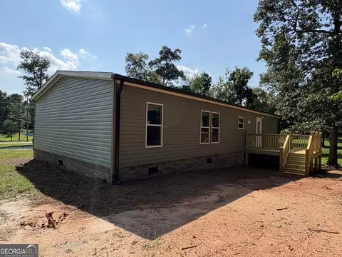 Exterior - 137 Trinity Ct, Royston, GA 30662 photo 2 of 2