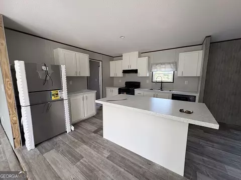 Kitchen - 137 Trinity Ct, Royston, GA 30662 photo 1 of 1