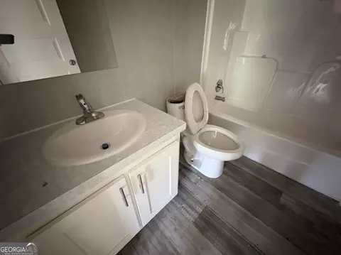 Bath - 137 Trinity Ct, Royston, GA 30662 photo 1 of 3