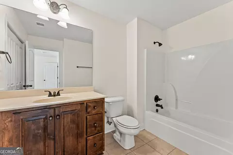 Bath - 3142 Whitlow Creek Dr, Bishop, GA 30621 photo 4 of 5