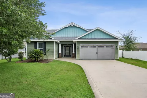 203 Waters Edge Dr, Kingsland, GA 31548