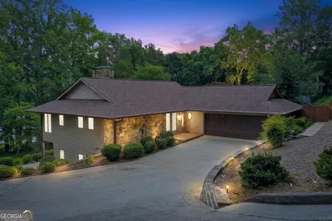 1052 Lakemont Dr, Gainesville, GA 30501