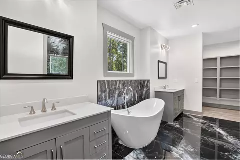 Bath - 247 Parks Mill Rd, Buckhead, GA 30625 photo 1 of 5