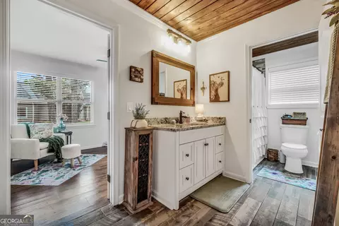 Entry Way - 298 Roberts Point Rd, Jackson, GA 30233 photo 6 of 11