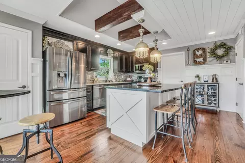 Kitchen - 298 Roberts Point Rd, Jackson, GA 30233 photo 6 of 7