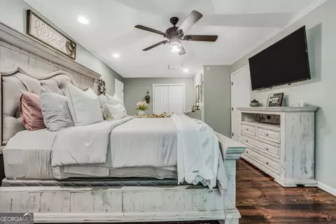 Bedroom - 298 Roberts Point Rd, Jackson, GA 30233 photo 2 of 10