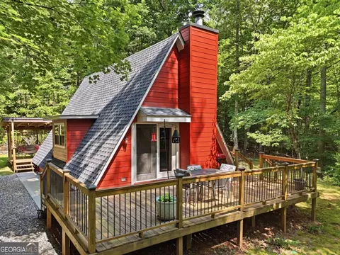 27 Two Cedars Rd, Morganton, GA 30560