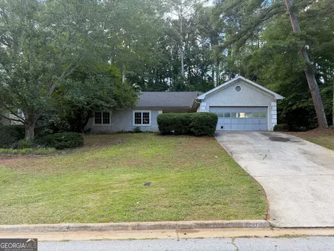 2021 Huntcliff Dr, Lawrenceville, GA 30043