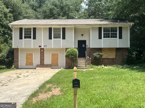 5852 Hallwood Ct, Lithonia, GA 30058