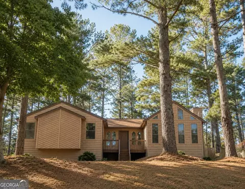 1081 Oak Rd SW, Lilburn, GA 30047