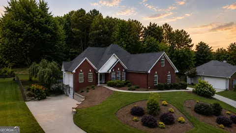 6015 Cedar Lake Trl, Loganville, GA 30052
