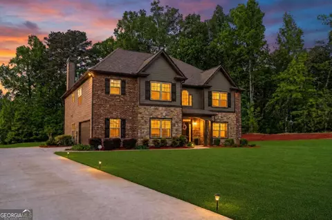 3 Westwood Lake Dr, Newnan, GA 30263