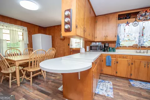 Kitchen - 124 Marty Ln, Lagrange, GA 30240 photo 3 of 6