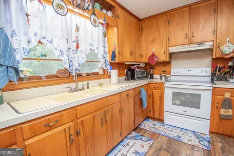 Kitchen - 124 Marty Ln, Lagrange, GA 30240 photo 2 of 6