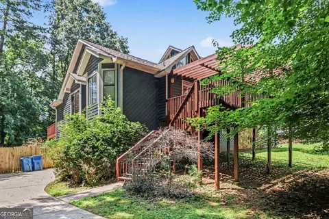 2711 Old Coach Rd, Duluth, GA 30096