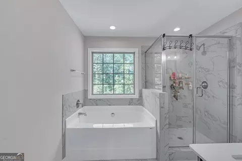 Bath - 4589 Capulet Ct, Forsyth, GA 31029 photo 6 of 8